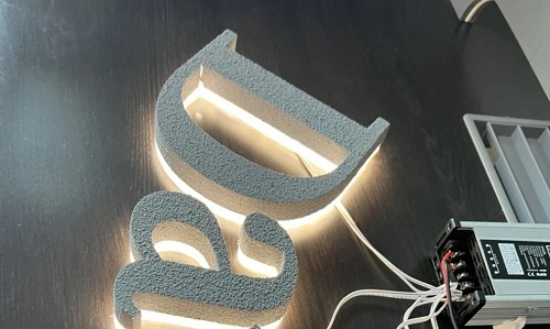 台中診所招牌推薦：專業壓克力立體字招牌