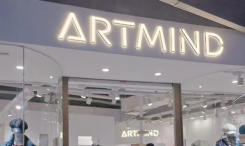 台中藥局招牌規劃：簡潔明亮的燈箱招牌